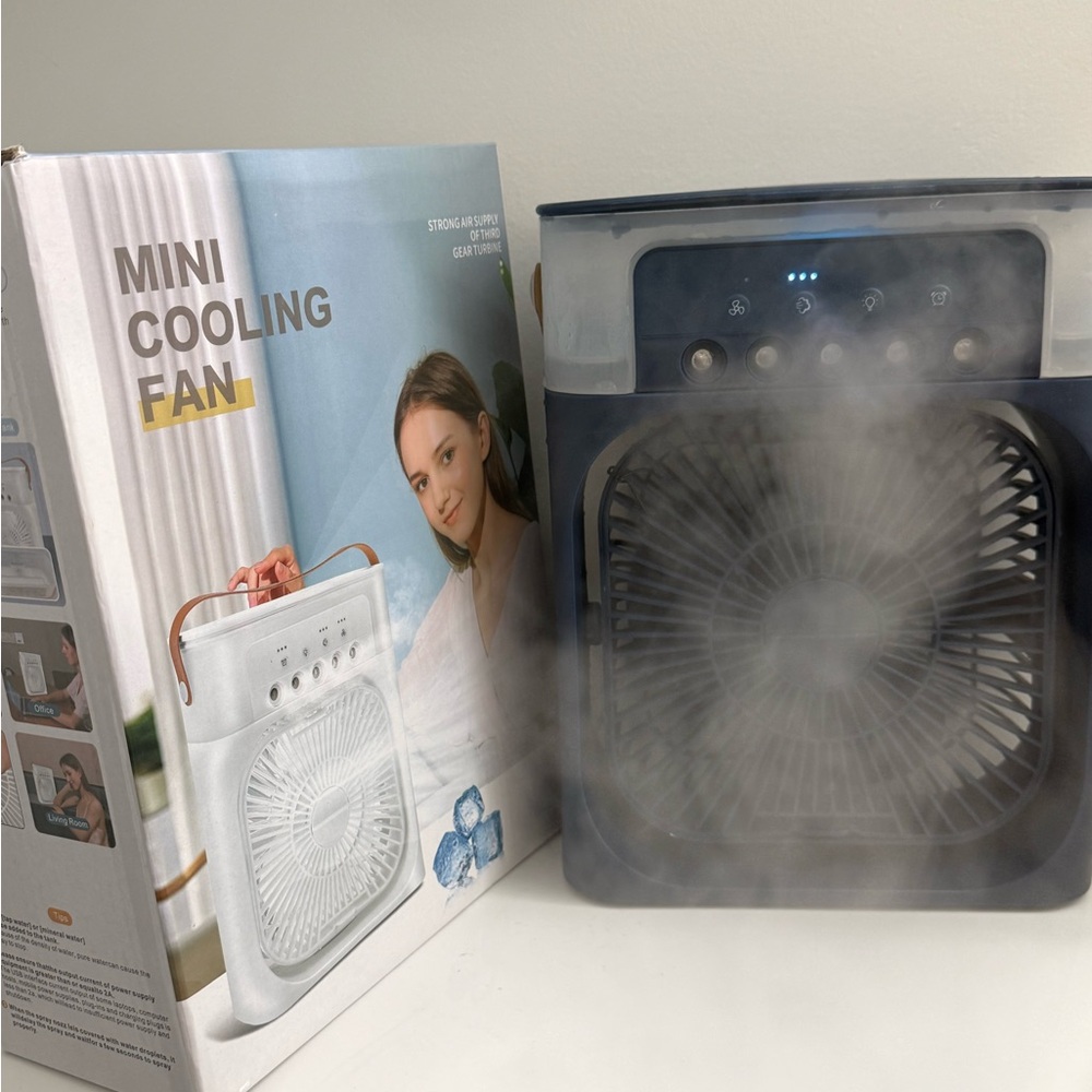 Mini Cooling Fan in Black and White